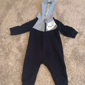 Nike onesie worn once
